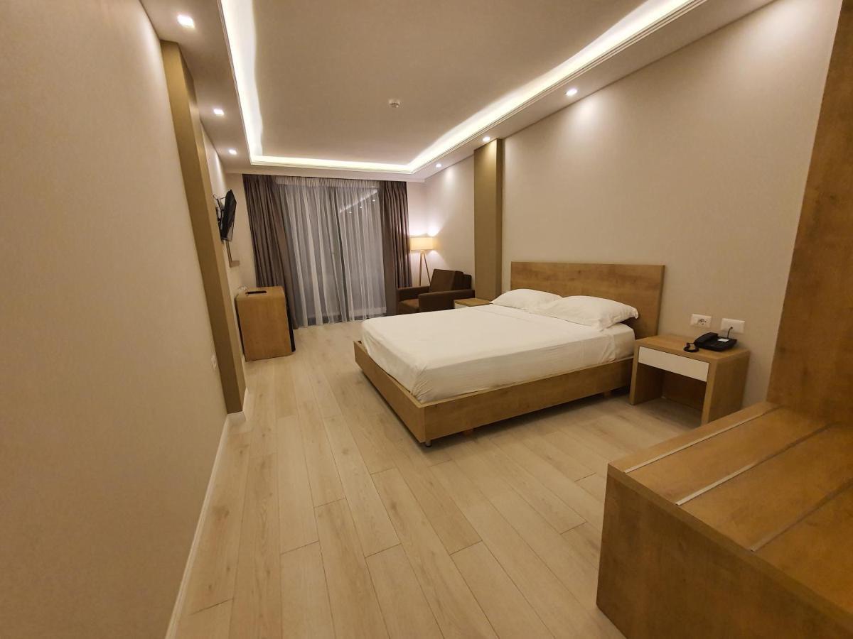 Amber Hotel Albania Spille Eksteriør billede