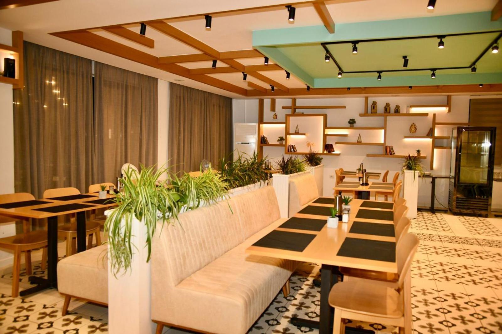Amber Hotel Albania Spille Eksteriør billede