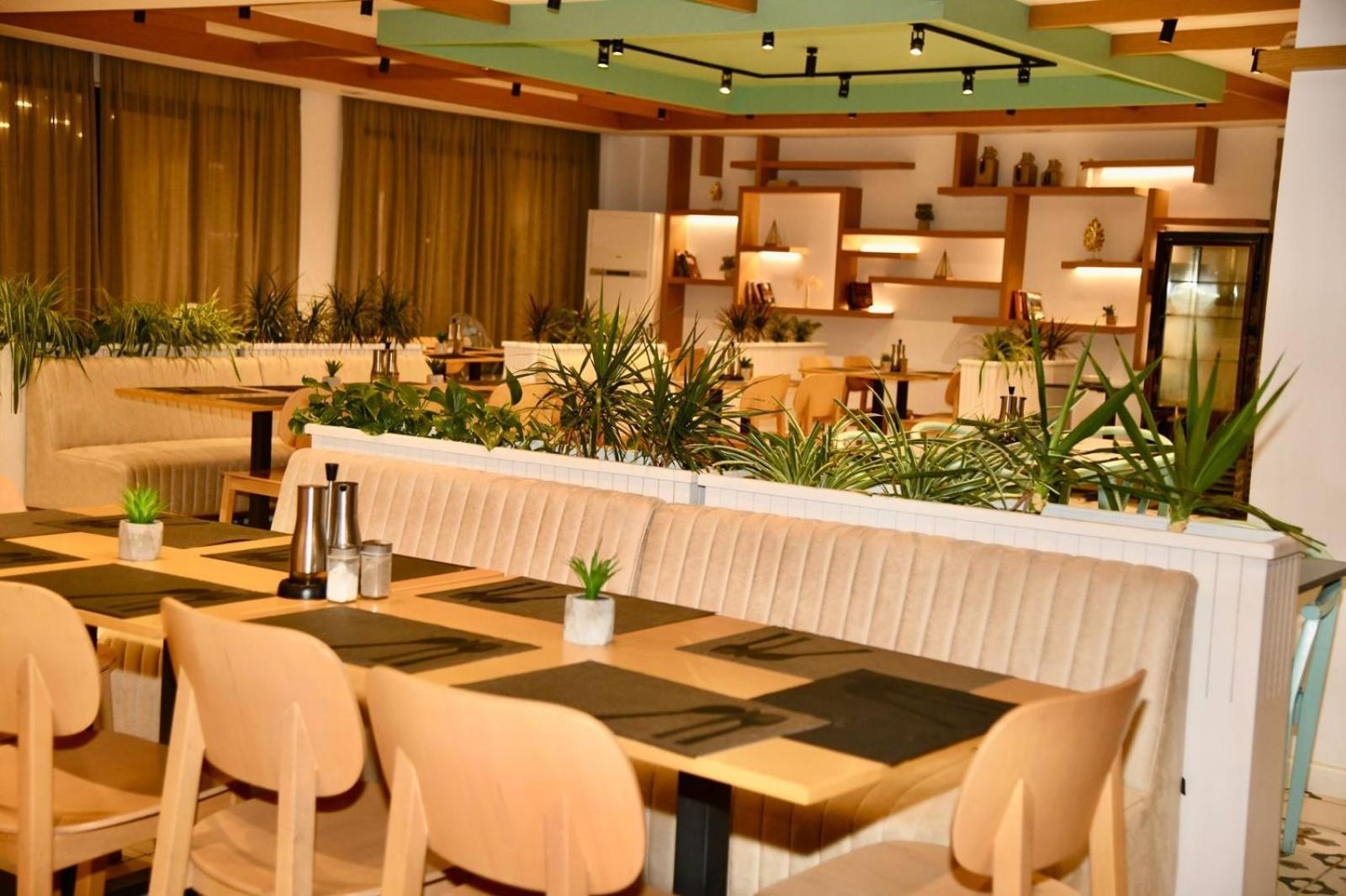 Amber Hotel Albania Spille Eksteriør billede